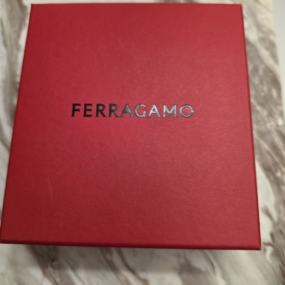 NWT Salvatore Ferragamo Gancini Wallet - Picture 4 of 11